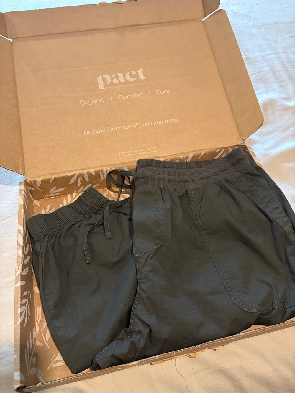 Pact Women's Olive Drawstring cuffed joggers